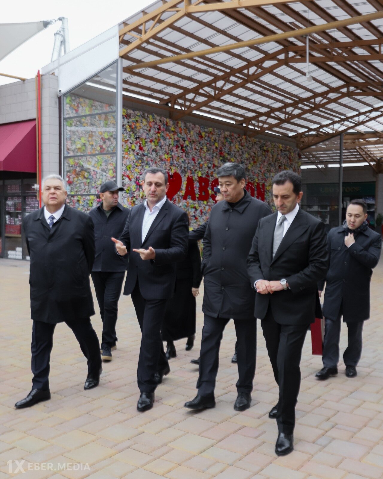 Qırğız nümayəndə heyəti “Abşeron” Ticarət Mərkəzində sahibkarlarla görüşüb