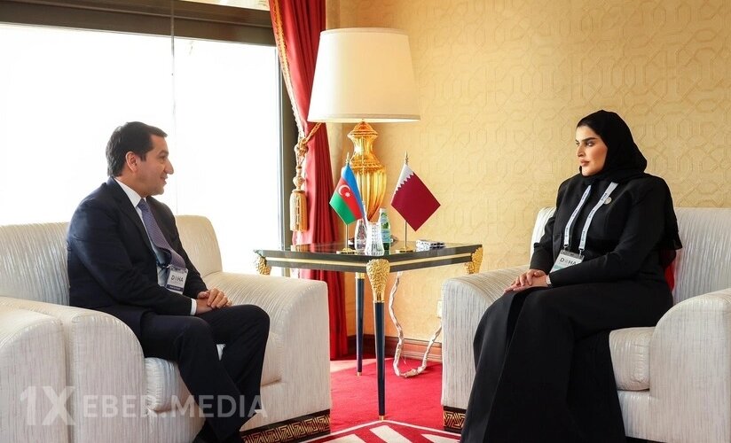 Hikmət Hacıyev Qətərin dövlət naziri ilə görüşüb