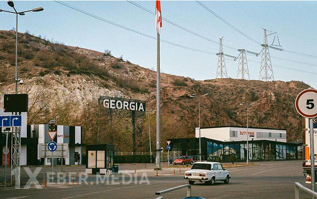 Tiflisin “gözünə batan TIR-lar”... - Sərhəddə nə baş verir?