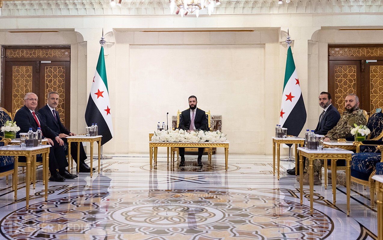 Türkiyənin hərbi-siyasi rəhbərliyi Suriyadadır - Video