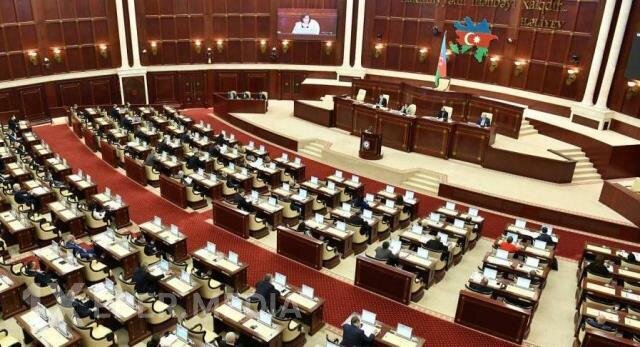 Millət vəkillərinə Yeni illə bağlı mükafat verildi?