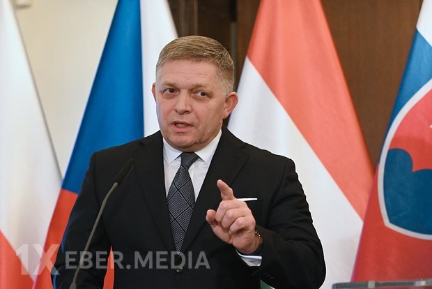 Fico Rusiya aktivlərinin Ukraynaya ötürülməsinin nəticələri barədə xəbərdarlıq edib