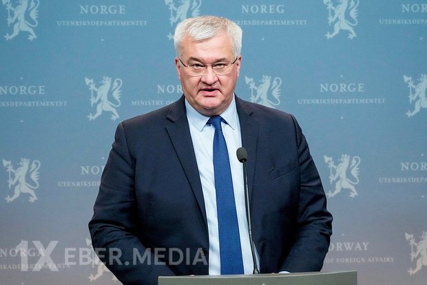 Ukraynanın xarici işlər nazirini dəyişmək fikirim yoxdur - Zelenski