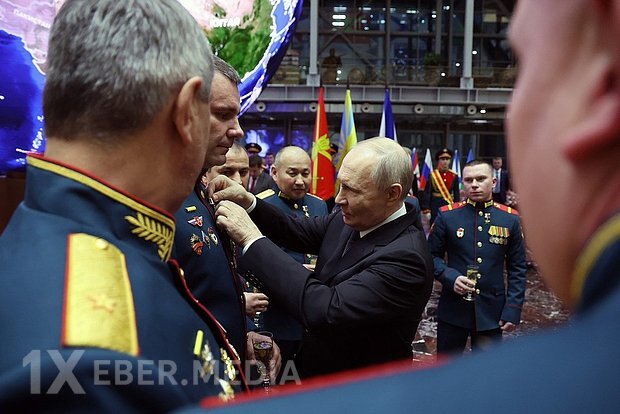 Vladimir Putin Severski azad edən Rusiya Qəhrəmanlarına Qızıl Ulduzlar təqdim edib