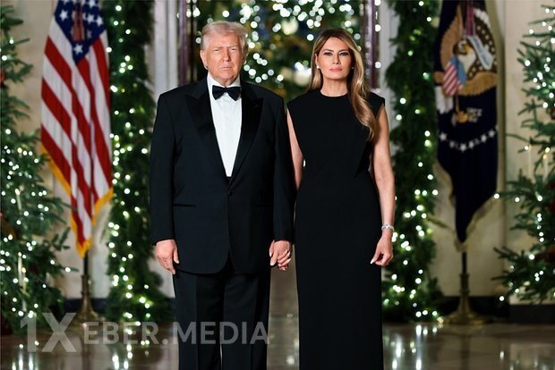 Donald və Melania Trampın Milad geyimləri internetdə mübahisələrə səbəb olub