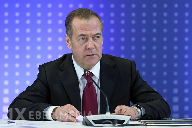 Medvedev İlham Əliyevi təbrik edib