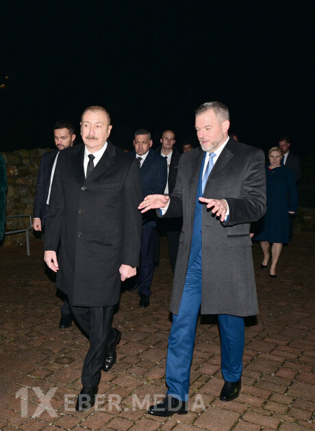 Liderlər Devin qəsrində