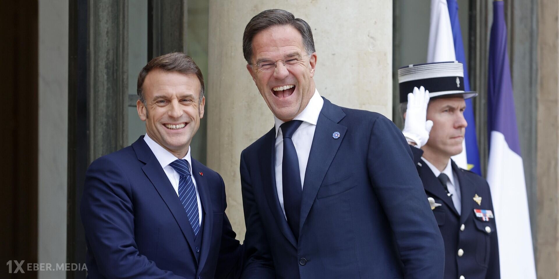 Makron Rutte ilə “İstəyənlər Koalisiyası” çərçivəsində Ukraynaya yardımı müzakirə edib