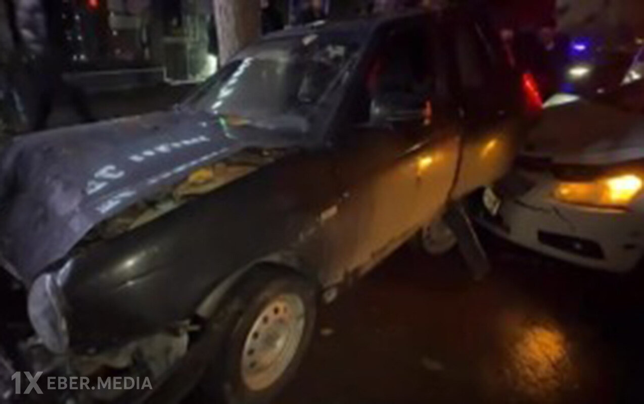 Sumqayıtda zəncirvari qəza - 8 maşın toqquşdu