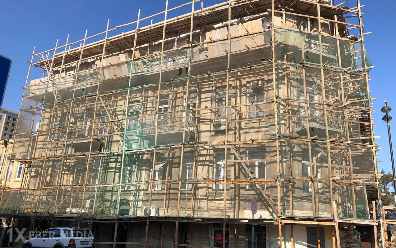 Tarixi binaya vurulan zərər aradan qaldırılır