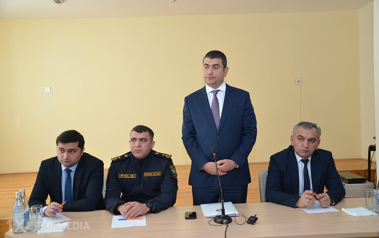 Elşən Həsənli vətəndaşlarla görüşdü