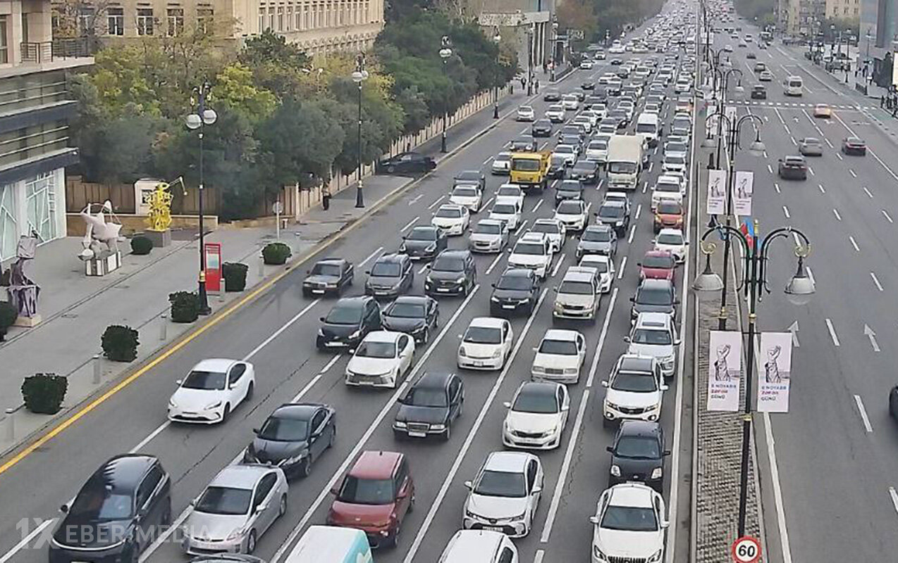 Bakının bir sıra yollarında tıxac var