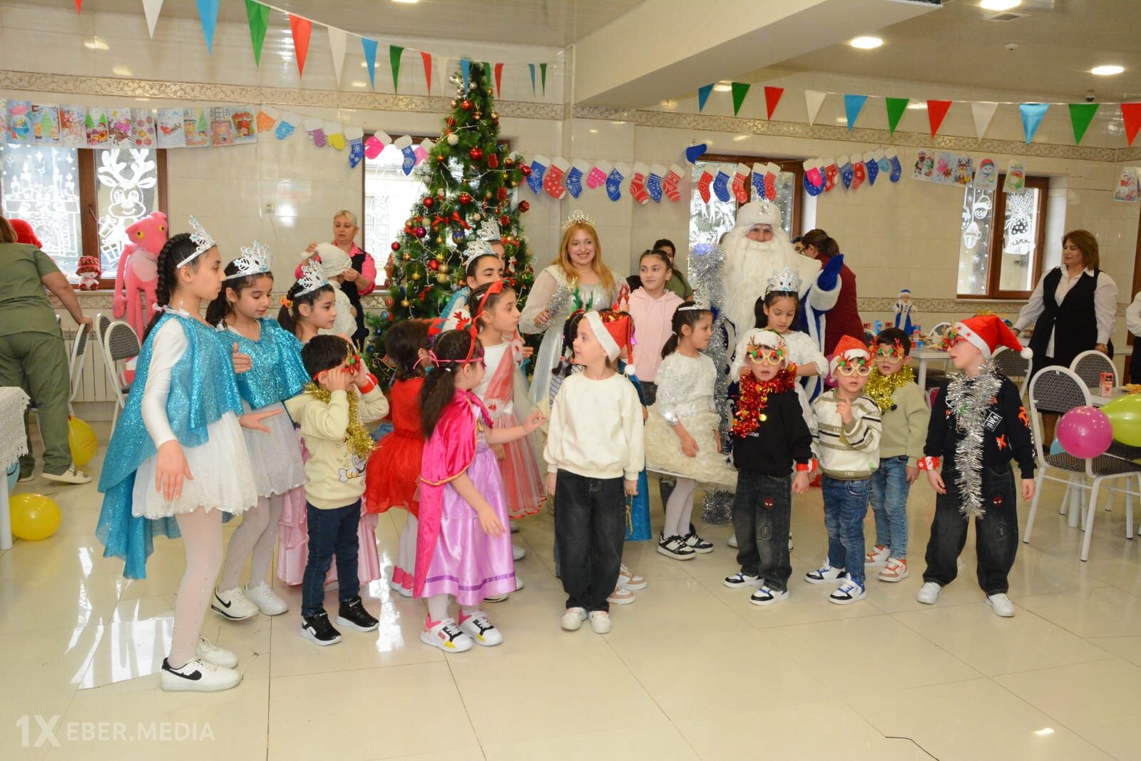 Xətai rayon İcra Hakimiyyətinin nümayəndələri bayram ərəfəsində 3 saylı Uşaq evinin sakinləri ilə görüşüblər