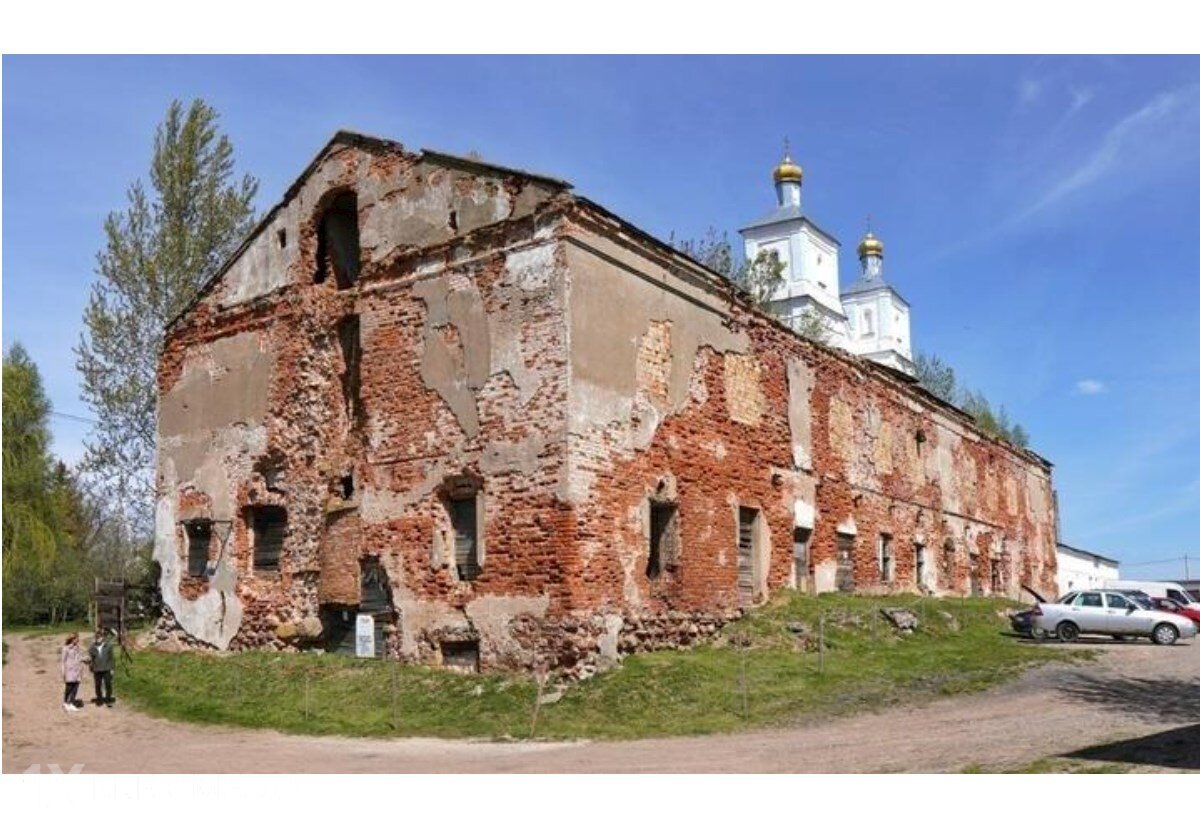 Tarixi bina 28 manata SATILDI