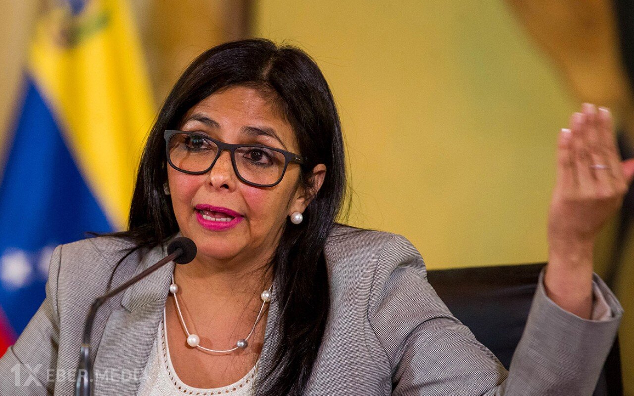 Ölkəsindən qaçıb Moskvaya sığındı