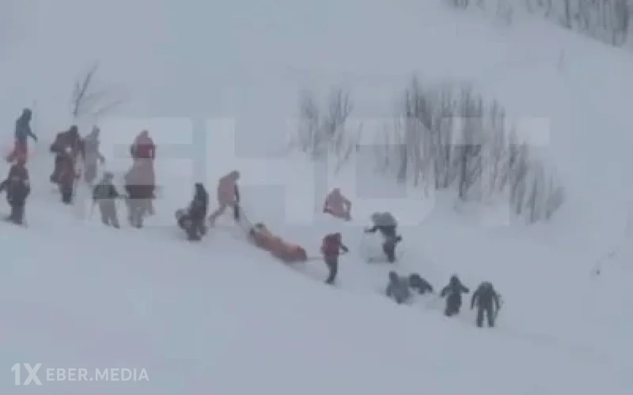 Gürcüstanda turistlər qar uçqunu altında qaldı