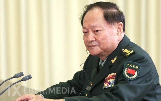 Çində iki general istintaqa cəlb olundu