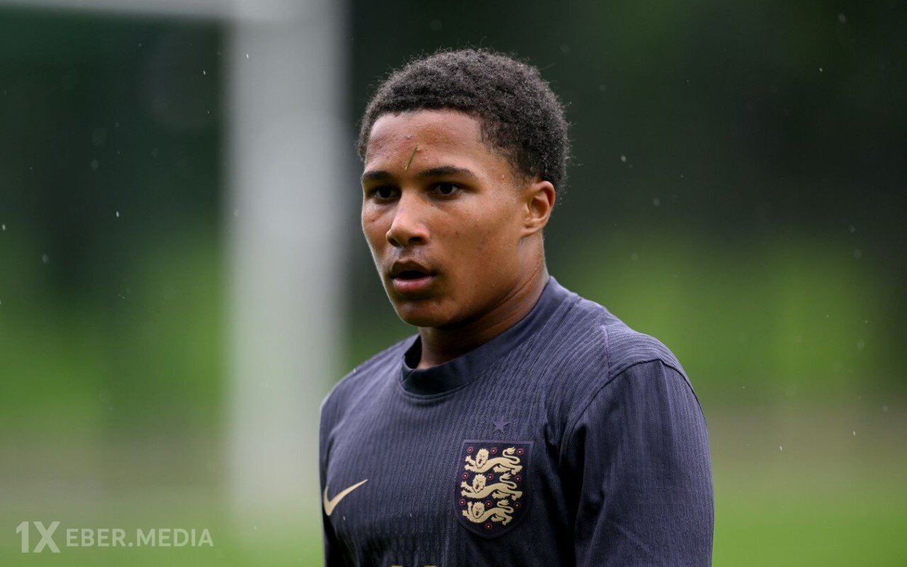 İspaniya nəhəngi 16 yaşlı istedadı heyətinə qatır