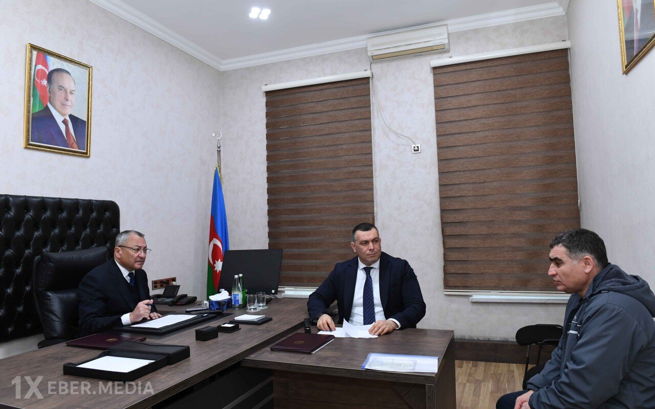 Rövşən Rzayev vətəndaşların müraciətlərini dinlədi - FOTOLAR