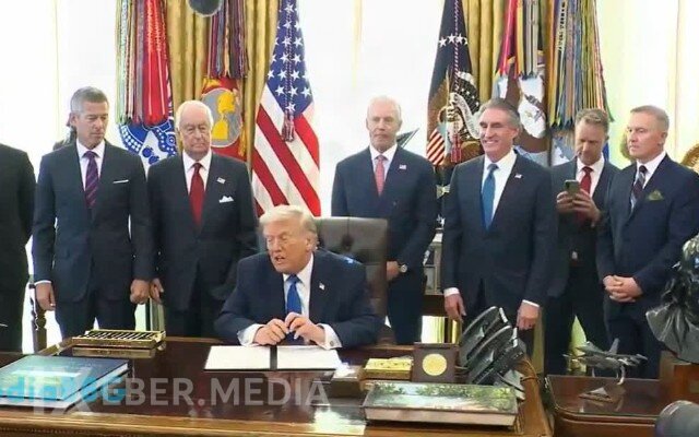 Tramp digər ölkələri Venesueladan neft almağa dəvət edəcək