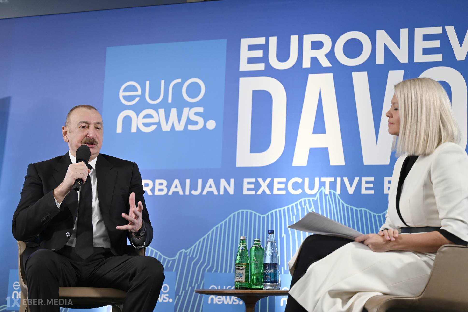 Qonşu İranla münasibətlər hər zaman diqqət mərkəzindədir