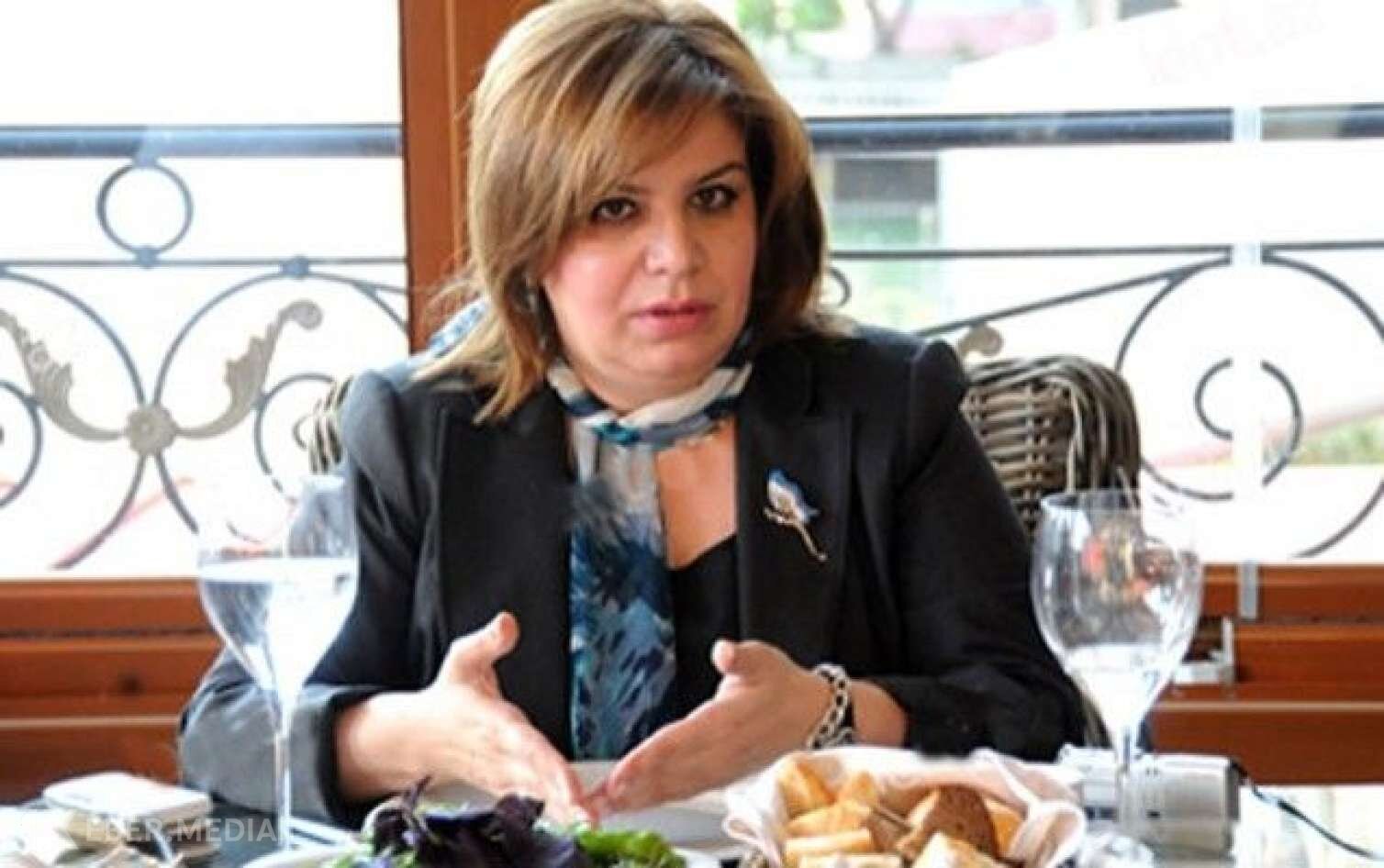 Sabiq deputat yağış altında, piyada, avtobus gəlmədi - ƏSƏBİLƏŞDİ