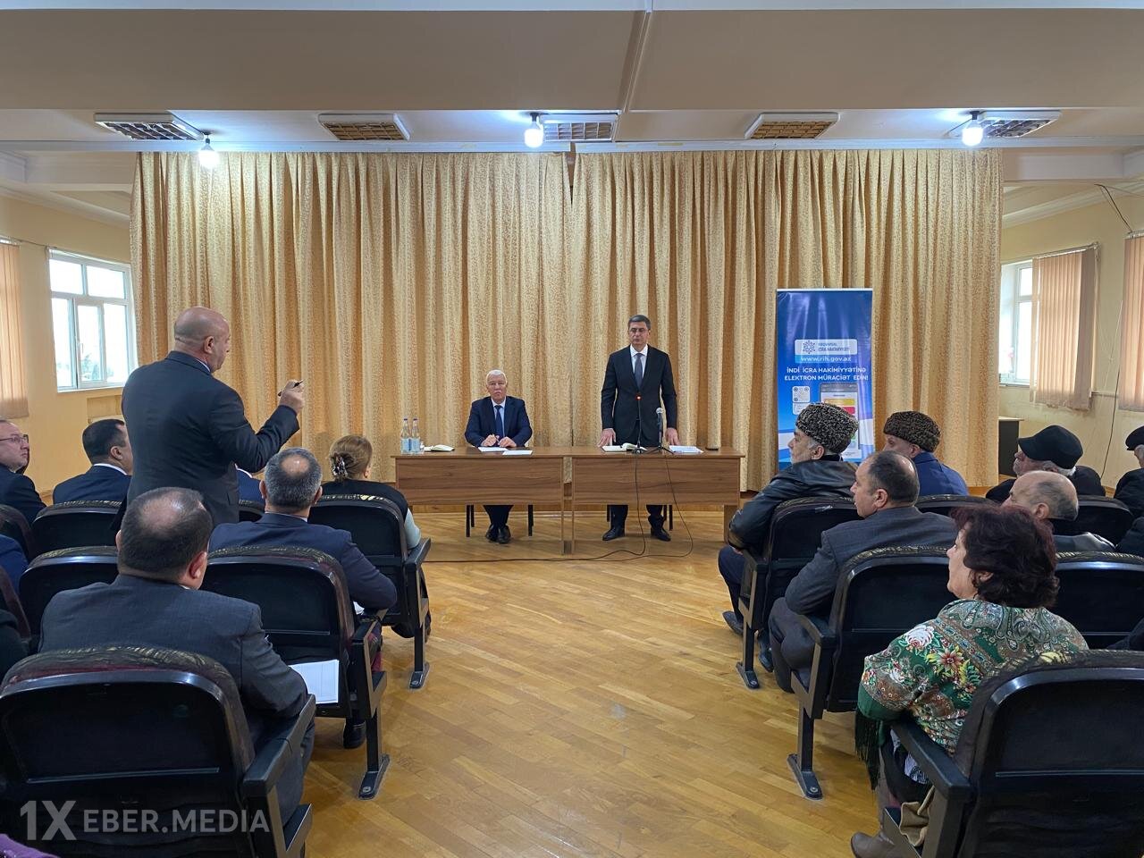 Xəzərin başçısı Şüvəlan sakinləri ilə görüşdü