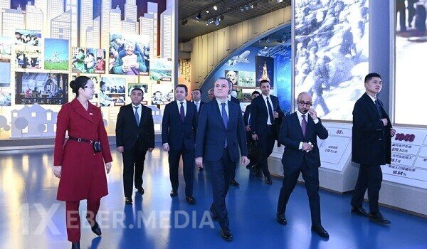 Bayramov Çin muzeyini ziyarət etdi, bu sözləri yazdı