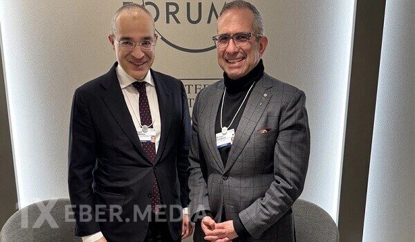 Mikayıl Cabbarov "Koka-Kola" şirkətinin rəsmisi ilə görüşdü