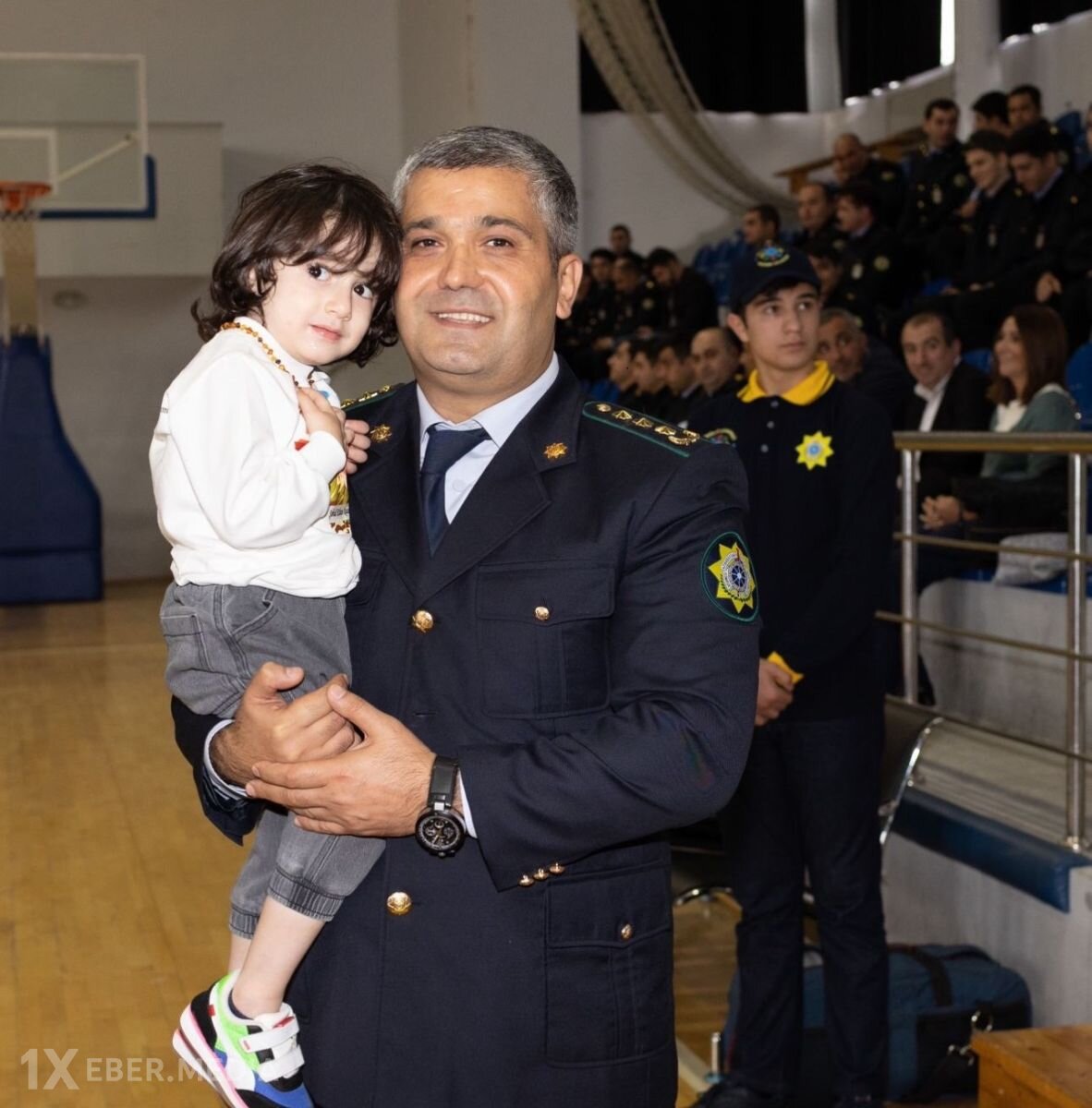 “GÖMRÜKÇÜ OLMAQ BÖYÜK MƏSULİYYƏT VƏ ALİ ŞƏRƏFDİR” - Mircəlal Qurbanov keçmiş həmkarlarını təbrik etdi