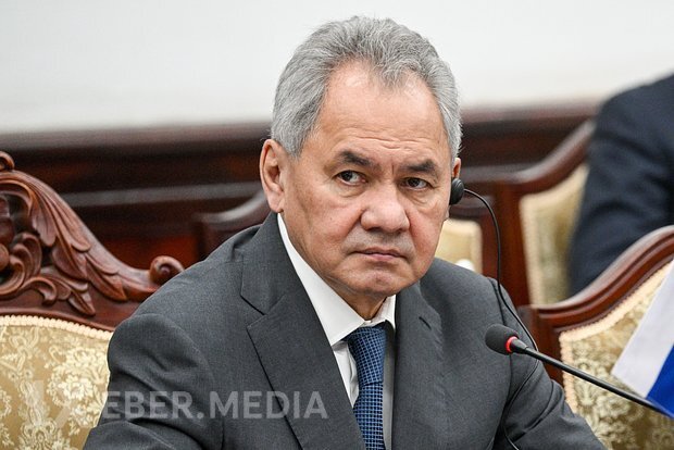 Şoyqu İran Təhlükəsizlik Şurasının katibinə zəng edib