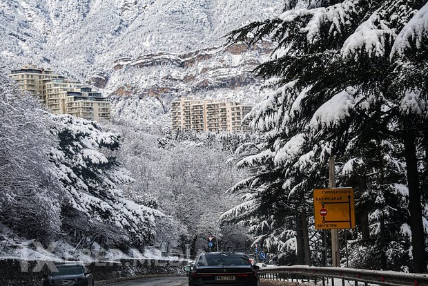 Rusiyanın bir şəhərində qar yağması səbəbindən ictimai nəqliyyat dayandırılıb