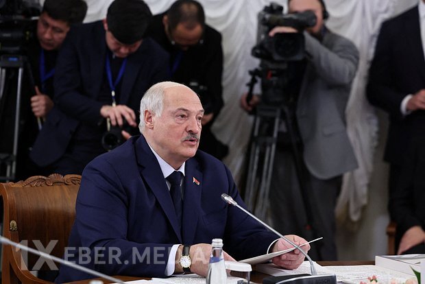 Lukaşenko Belarusun Trampın "Sülh Şurasına" qoşulması ilə bağlı sənəd imzalayıb