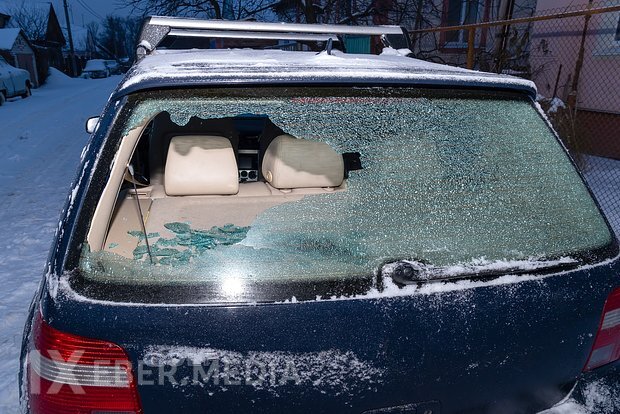 Rusiya şəhərində buz bağlaması avtomobillərə ziyan vurub