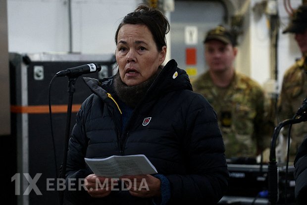 Qrenlandiyanın xarici işlər naziri Ağ Evdə göz yaşlarına boğuldu