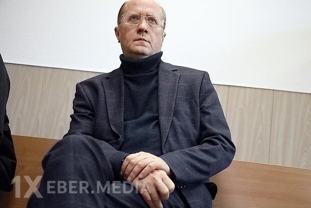 Milyonlarla dollar rüşvət alarkən tutulan Rusiya məmuruna qarşı iş dayandırılıb