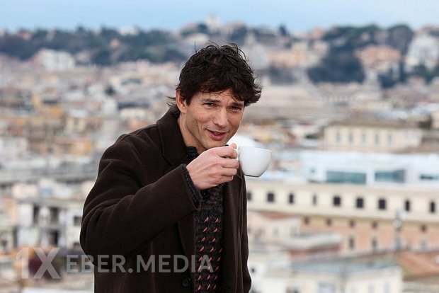 "Gucci" şirkəti Ashton Kutcheri buna görə işdən çıxardı