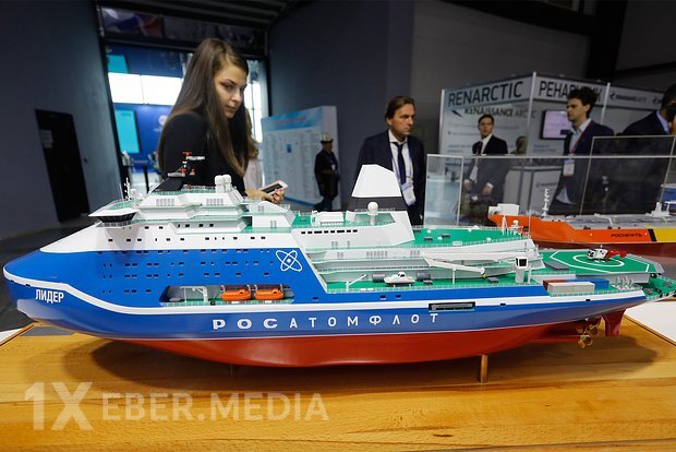 Putin dünyanın ən böyük buzqıran gəmisinin tikintisinin başa çatma tarixini açıqladı