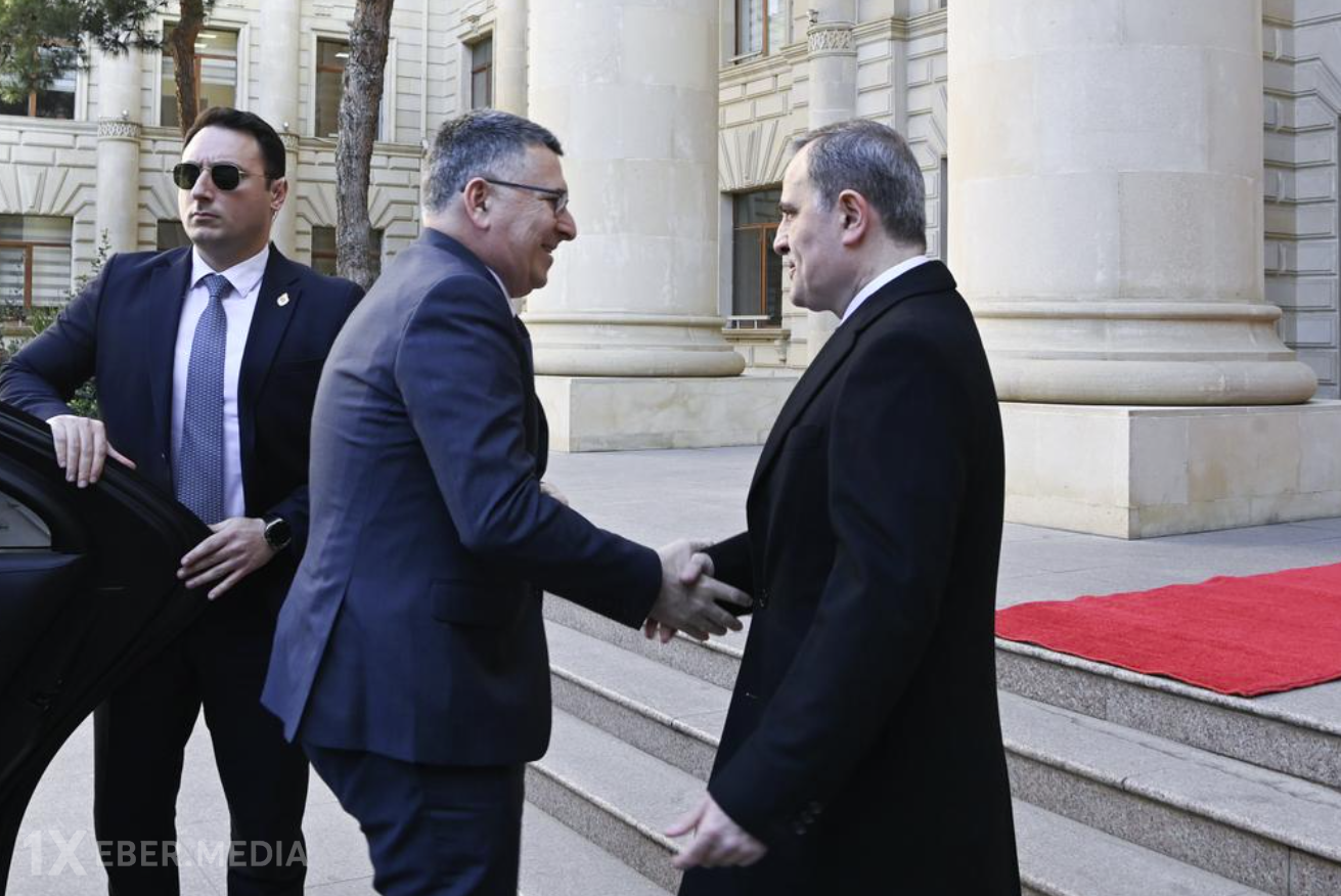 Bayramov israilli həmkarı ilə görüşdü