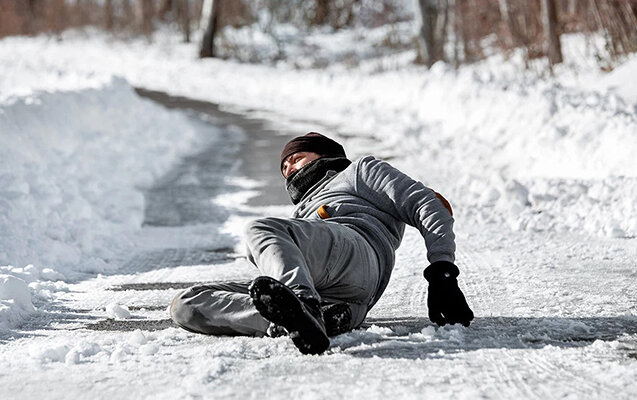 Qarlı havaya görə 15 nəfər xəsarət alıb
