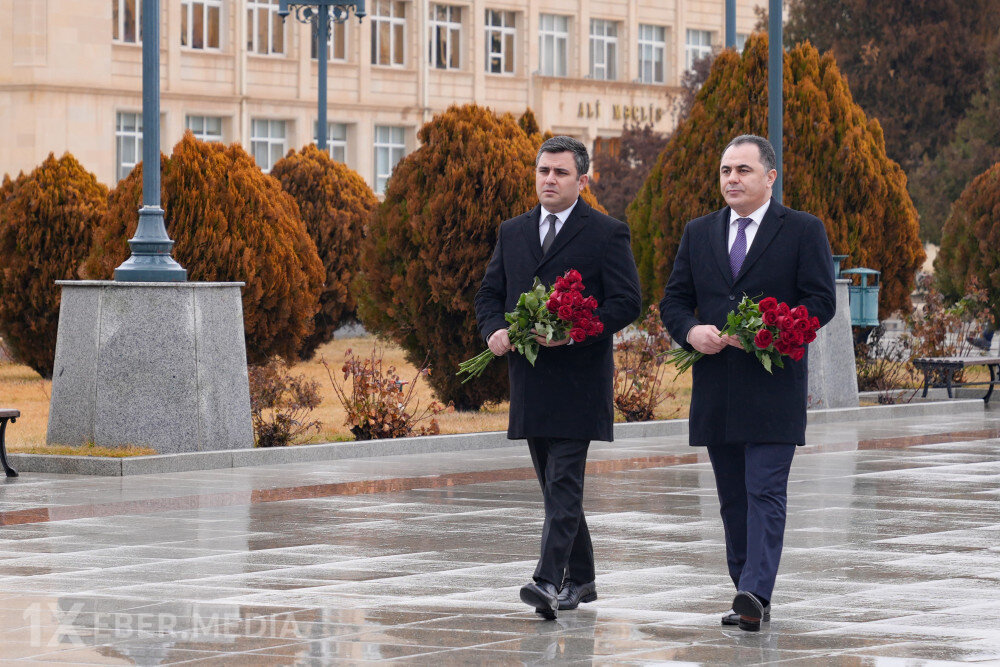 Yeni baş nazir kollektivə təqdim edildi