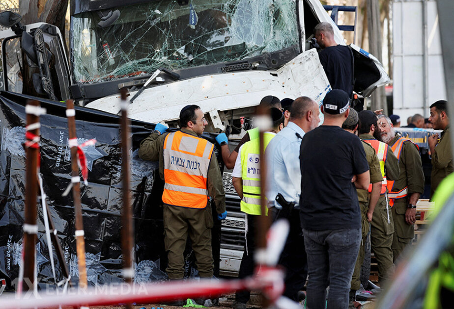 Tel-Əvivdə 28 avtobus yandı-VİDEO