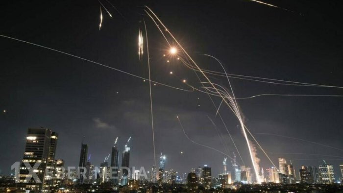 İrandan İsrailə doğru atılan raketin müəyyən edilməsindən sonra ölkənin müxtəlif bölgələrində sirenlər səslənib  