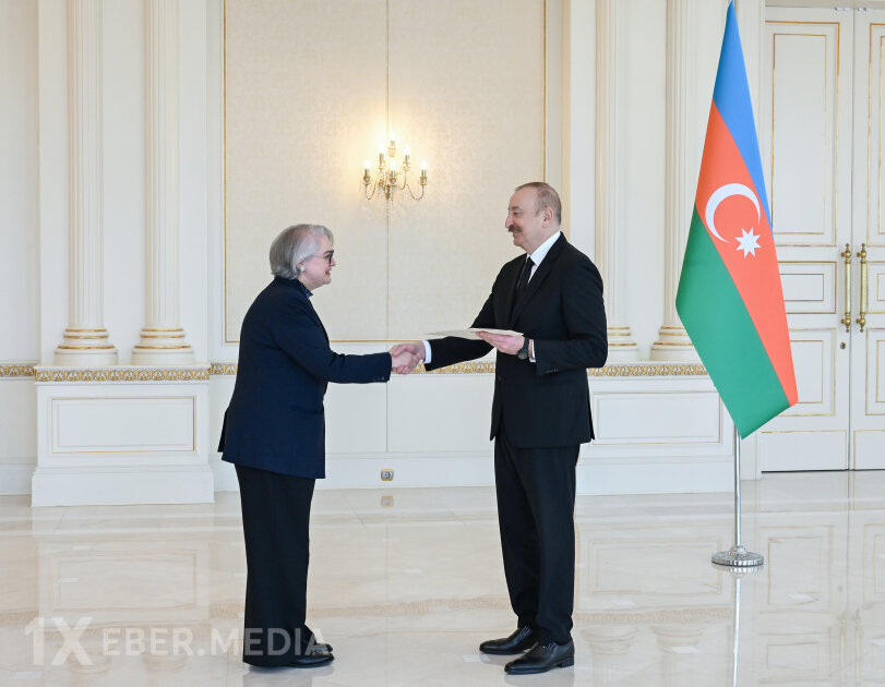 Prezident İlham Əliyev Avstraliyanın Azərbaycanda yeni təyin olunmuş səfirinin etimadnaməsini qəbul edib YENİLƏNİB VİDEO