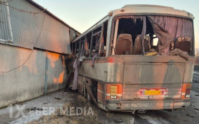Rusiya Ukraynada avtobusu bombaladı - Xeyli sayda ölən var