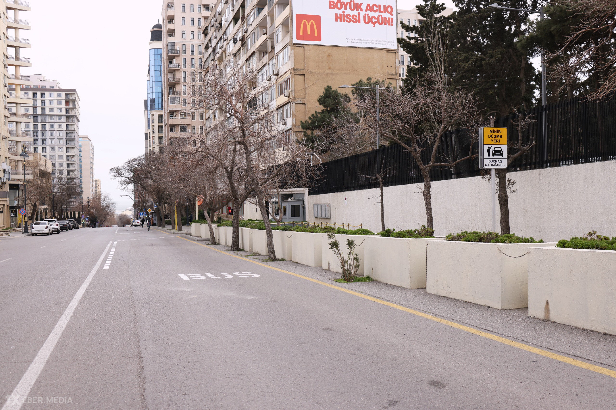 Avtobus zolaqlarında yeni minib-düşmə yerləri yaradıldı