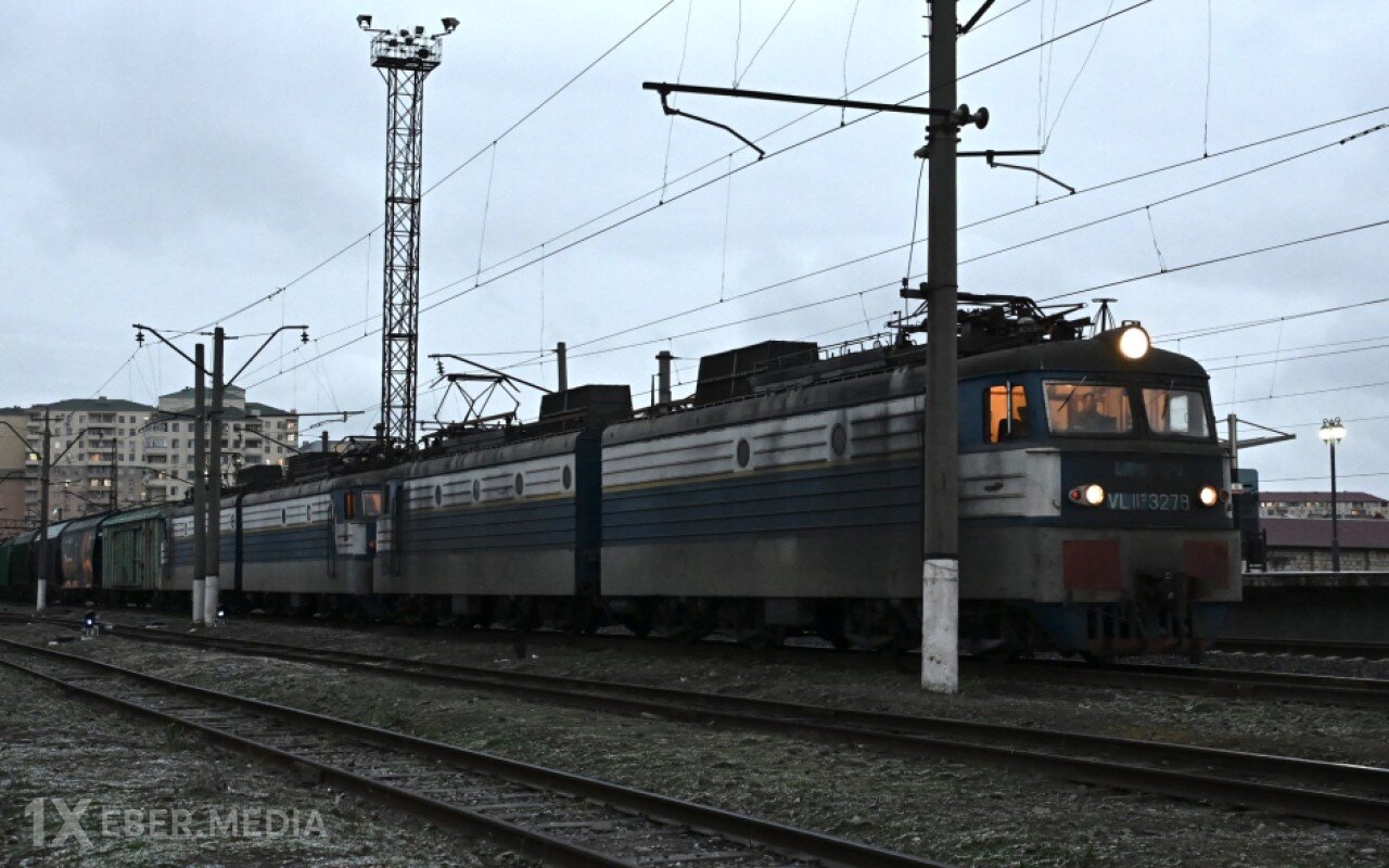 Azərbaycandan keçən növbəti taxıl yüklü qatar Ermənistana yola düşdü (YENİLƏNİB)