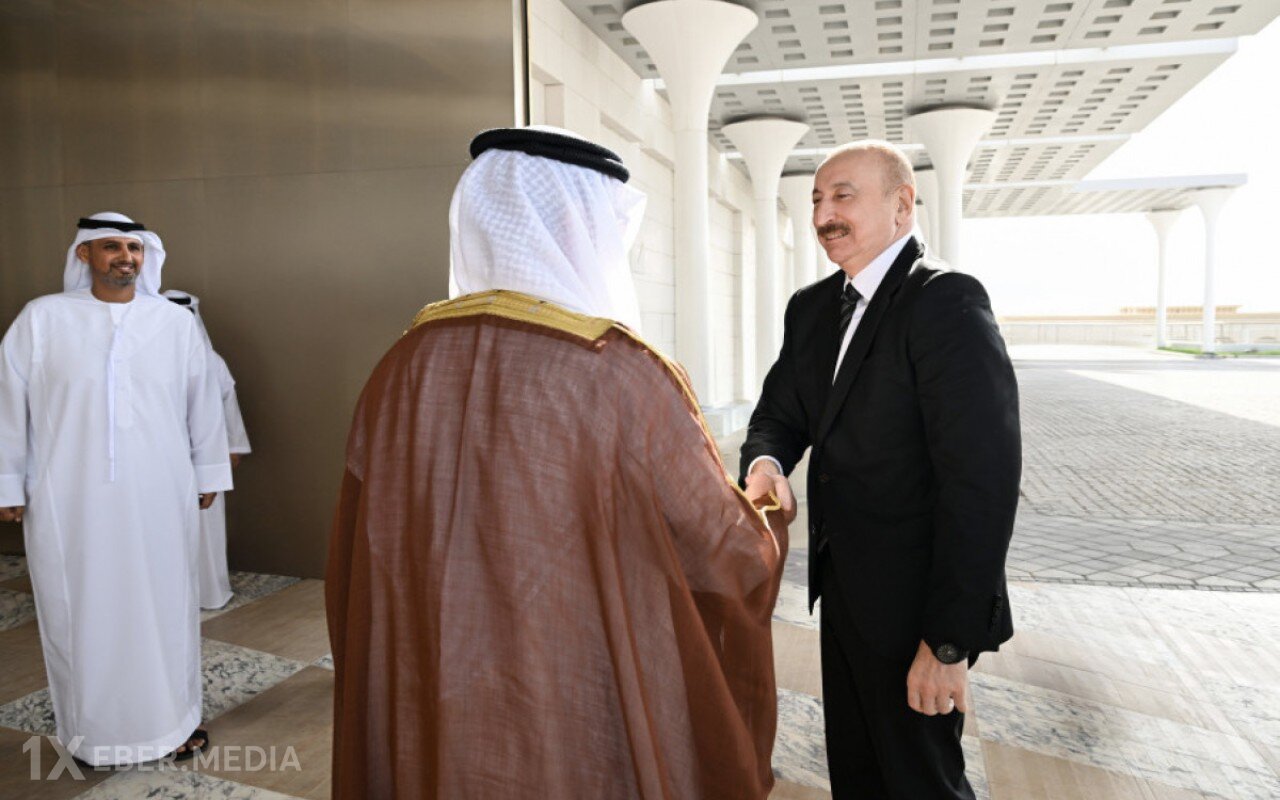 Prezidentin sosial media səhifələrində BƏƏ-yə işgüzar səfərindən video paylaşıldı