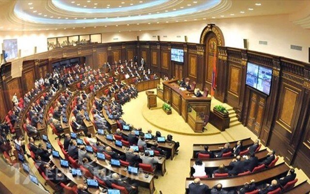 Ermənistan parlamentinə seçkilərin tarixi açıqlandı