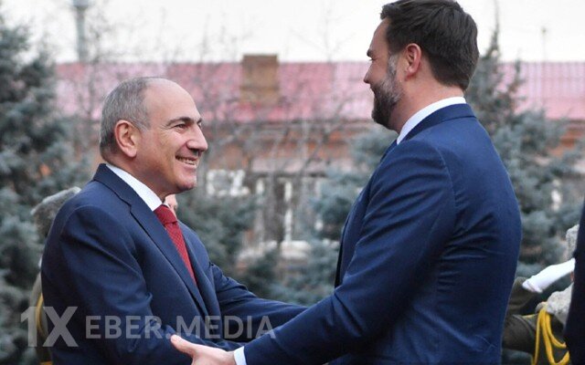 ABŞ Ermənistana 13 milyard dollar verəcək - SƏBƏBİ